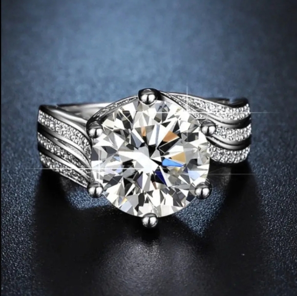 Luxurious Style Adjustable Ring - Picture 1 of 3